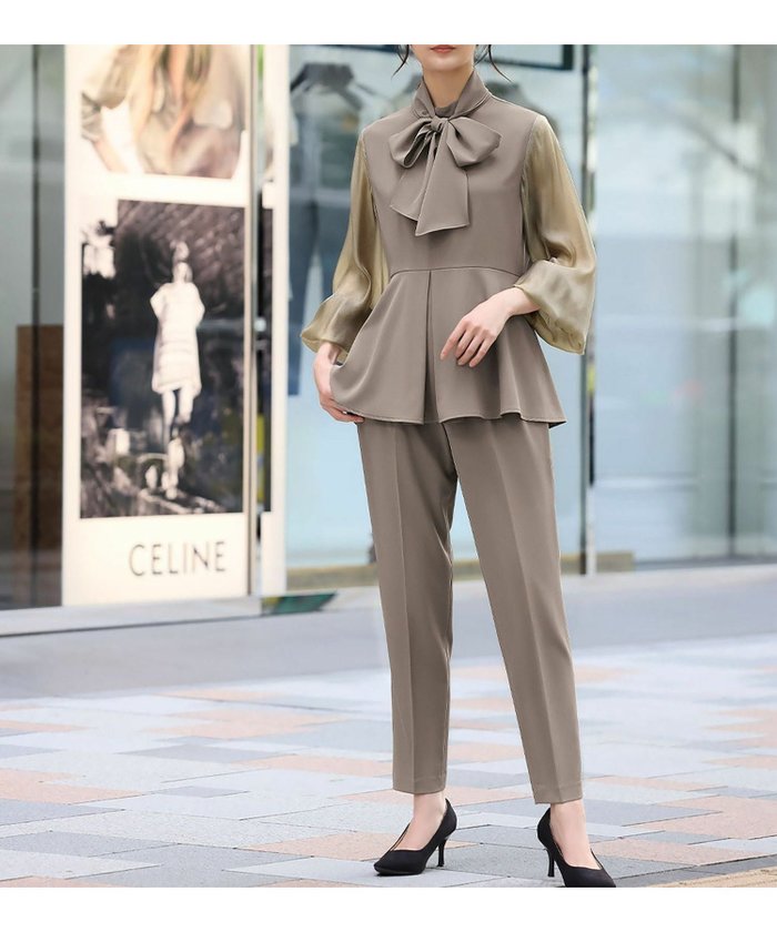 【フロリア/Flolia】の洗える2WAYリボンタイ付きペプラムブラウス&テーパードパンツのセットアップセレモニースーツ インテリア・キッズ・メンズ・レディースファッション・服の通販 founy(ファニー) https://founy.com/ ファッション Fashion レディースファッション Fashion for Women セットアップ Matching Sets レディースパンツ・ボトムス Pants & Trousers / Bottoms スーツ Business Suits & Workwear スーツパンツ・ドレスパンツ Suit Pants / Office Trousers / Dress Pants スーツセット・2点セット・レディーススーツ Suit Sets / 2-Piece Suits / Office Suit Sets 新作・新入荷 New Arrivals / New In プチプライス・低価格 Affordable / Budget Price ペプラム Peplum, Flared Hem リボン Ribbon, Bow 洗える Machine Washable |ID: prp329100004130783 ipo3291000000036169204