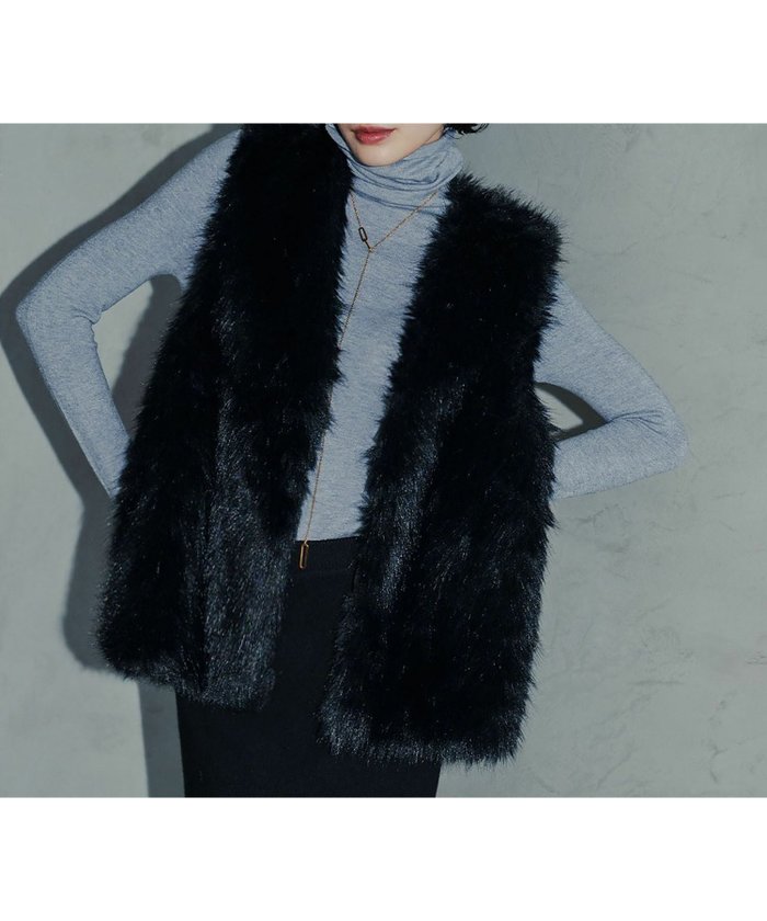 【アンピルーラ/Ampirula】のフェイクファージレ/ベスト インテリア・キッズ・メンズ・レディースファッション・服の通販 founy(ファニー) https://founy.com/ ファッション Fashion レディースファッション Fashion for Women アウター Coat / Outerwear Collection トップス・カットソー Cut & Sew Tops ベスト&ジレ / 重ね着スタイル Vests & Gilets 新作・新入荷 New Arrivals / New In プチプライス・低価格 Affordable / Budget Price ベスト Vest, Waistcoat |ID: prp329100004186722 ipo3291000000036169371