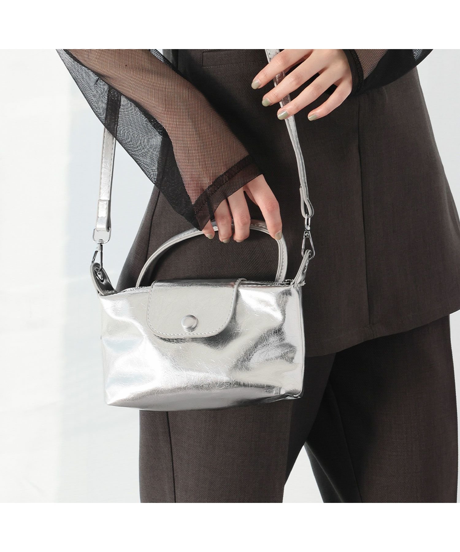 【アンピルーラ/Ampirula】のメタリックフラップミニバッグ 人気、トレンドファッション・服の通販 founy(ファニー) 　ファッション　Fashion　レディースファッション　Fashion for Women　バッグ　Bags　新作・新入荷　New Arrivals / New In　プチプライス・低価格　Affordable / Budget Price　 other-1|ID: prp329100004186774 ipo3291000000035901559