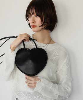 【アンピルーラ/Ampirula】のハートショルダーバッグ 人気、トレンドファッション・服の通販 founy(ファニー) ファッション Fashion レディースファッション WOMEN バッグ Bag おすすめ Recommend コンパクト Compact ハンカチ Handkerchief フォルム Form プチプライス・低価格 Affordable ラップ Wrap 今季 This Season 旅行 Travel 財布 Wallet ビジネス 仕事 通勤 Business |ID:prp329100004316188