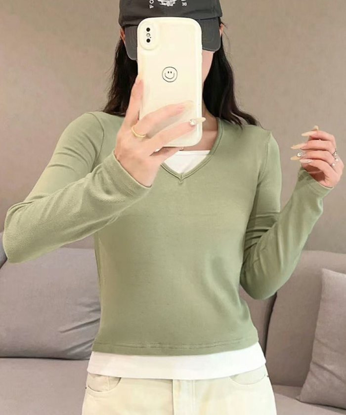 【ロワ/LOWO】のストレッチ素材Vネックカットソー インテリア・キッズ・メンズ・レディースファッション・服の通販 founy(ファニー) https://founy.com/ ファッション Fashion レディースファッション Fashion for Women トップス・カットソー Cut & Sew Tops カットソー・ベーシックTシャツ Cut-and-Sewn Tops / Stretch Tees & Basics Vネックトップス V-Neck Tops / V-Cut Neckline Shirts 新作・新入荷 New Arrivals / New In ストレッチ Stretch, Stretchy Fabric プチプライス・低価格 Affordable / Budget Price |ID: prp329100004424575 ipo3291000000036167162