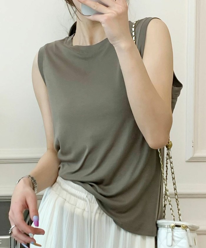 【ロワ/LOWO】のノースリーブクルーネックTシャツ カットソー インテリア・キッズ・メンズ・レディースファッション・服の通販 founy(ファニー) https://founy.com/ ファッション Fashion レディースファッション Fashion for Women トップス・カットソー Cut & Sew Tops キャミソール&ノースリーブ Camisoles & Sleeveless Tops シャツ・ブラウス・オフィスカジュアル Elegant Blouses & Button-Ups ロングTシャツ・Tシャツ Longline T-Shirts & Tees カットソー・ベーシックTシャツ Cut-and-Sewn Tops / Stretch Tees & Basics インナー Innerwear カットソー Cut and Sewn Top シンプル Simple, Minimal タンク Tank Top, Sleeveless Top プチプライス・低価格 Affordable / Budget Price |ID: prp329100004430505 ipo3291000000030941781