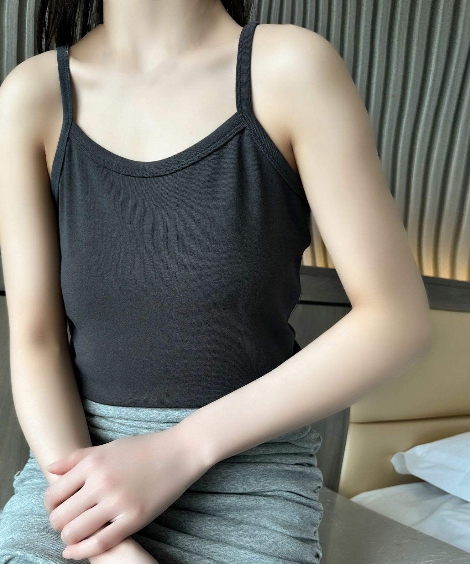 【ロワ/LOWO】のシンプルキャミソール 人気、トレンドファッション・服の通販 founy(ファニー) 　ファッション　Fashion　レディースファッション　Fashion for Women　トップス・カットソー　Cut & Sew Tops　キャミソール&ノースリーブ　Camisoles & Sleeveless Tops　カーディガン　Cardigan, Knitwear　キャミソール　Camisole, Spaghetti Strap Top　シンプル　Simple, Minimal　パイピング　Piping, Trim Design　フィット　Fit, Slim Fit　プチプライス・低価格　Affordable / Budget Price　 other-1|ID: prp329100004440344 ipo3291000000031025397