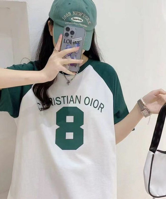 【ロワ/LOWO】のコットン素材フロントプリントオーバーサイズラグランTシャツ インテリア・キッズ・メンズ・レディースファッション・服の通販 founy(ファニー) https://founy.com/ ファッション Fashion レディースファッション Fashion for Women トップス・カットソー Cut & Sew Tops シャツ・ブラウス・オフィスカジュアル Elegant Blouses & Button-Ups ロングTシャツ・Tシャツ Longline T-Shirts & Tees クラシカル Classical, Vintage-Inspired ジャケット Jacket, Outerwear プチプライス・低価格 Affordable / Budget Price ミックス Mix, Mixed Style |ID: prp329100004440347 ipo3291000000031025410