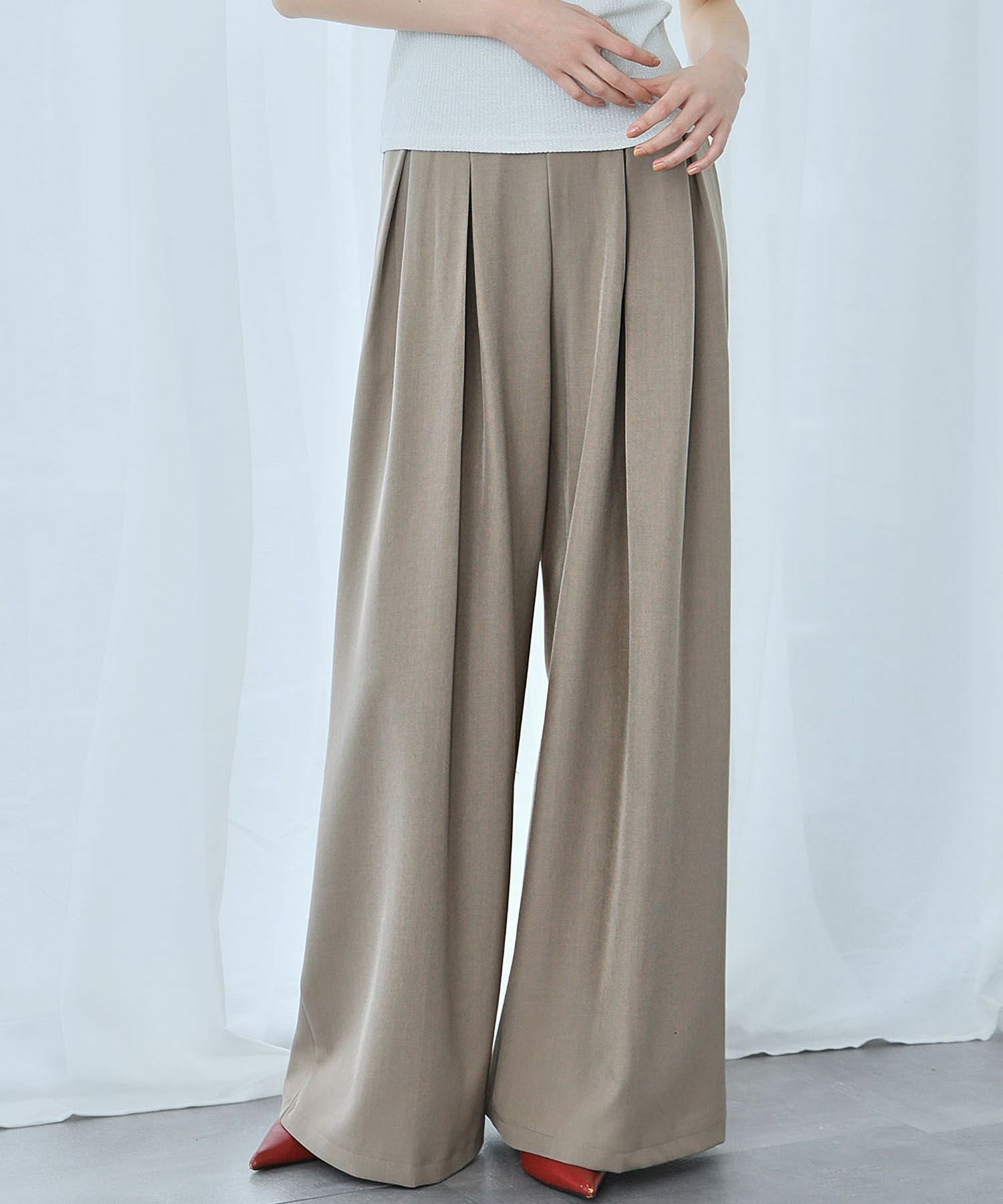 【ロワ/LOWO】のタック入りハイウエストワイドパンツ 人気、トレンドファッション・服の通販 founy(ファニー) 　ファッション　Fashion　レディースファッション　Fashion for Women　パンツ　Pants & Trousers　新作・新入荷　New Arrivals / New In　プチプライス・低価格　Affordable / Budget Price　 other-1|ID: prp329100004456684 ipo3291000000035502972