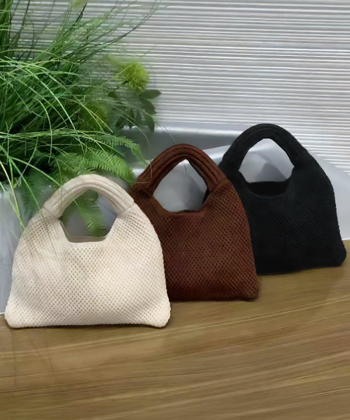 【ロワ/LOWO】のニットワンハンドルバッグ インテリア・キッズ・メンズ・レディースファッション・服の通販 founy(ファニー) https://founy.com/ ファッション Fashion レディースファッション Fashion for Women トップス・カットソー Cut & Sew Tops ニット Knit Tops & Sweaters 新作・新入荷 New Arrivals / New In おすすめ Recommended / Our Picks コンパクト Compact, Small Size ハンカチ Handkerchief, Hanky プチプライス・低価格 Affordable / Budget Price 二次会 After Party 披露宴 Wedding Reception 結婚式 Wedding 財布 Wallet, Purse |ID: prp329100004465055 ipo3291000000031280014