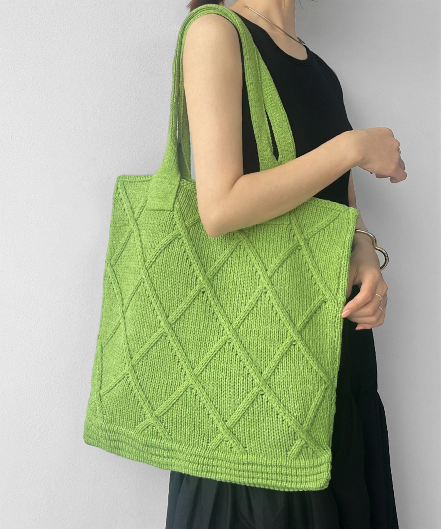 【ロワ/LOWO】の大容量ニットトートバッグ 人気、トレンドファッション・服の通販 founy(ファニー) 　ファッション　Fashion　レディースファッション　Fashion for Women　トップス・カットソー　Cut & Sew Tops　ニット　Knit Tops & Sweaters　おすすめ　Recommended / Our Picks　プチプライス・低価格　Affordable / Budget Price　リゾート　Resort, Vacation Style　二次会　After Party　披露宴　Wedding Reception　結婚式　Wedding　財布　Wallet, Purse　透かし　Cut-Out, Lacework　 other-1|ID: prp329100004465064 ipo3291000000032776132