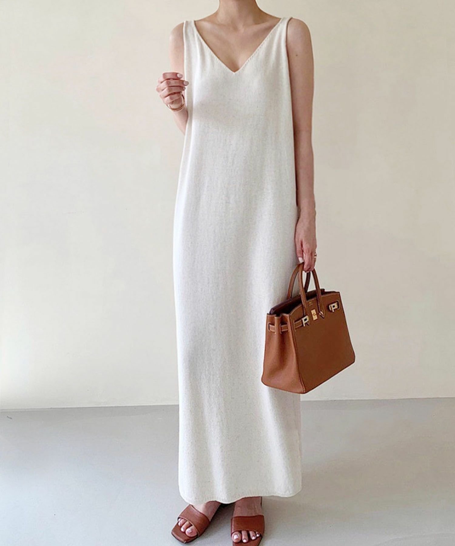 【ロワ/LOWO】の【2025SS】リネンライクノースリーブロングワンピース 人気、トレンドファッション・服の通販 founy(ファニー) 　ファッション　Fashion　レディースファッション　Fashion for Women　ワンピース　Dresses　春　Spring　シンプル　Simple, Minimal　とろみ　Fluid, Flowy Fabric　ノースリーブ　Sleeveless, No-Sleeve　フレア　Flare, Flared　リラックス　Relax, Relaxed Fit　ロング　Long, Long-Length　S/S・春夏　SS, Spring/Summer, Warm Season　新作・新入荷　New Arrivals / New In　プチプライス・低価格　Affordable / Budget Price　夏　Summer　エレガント 上品　Elegant　2025年　2025　2025春夏・S/S　Spring/Summer 2025 SS25　 other-1|ID: prp329100004513847 ipo3291000000031890979