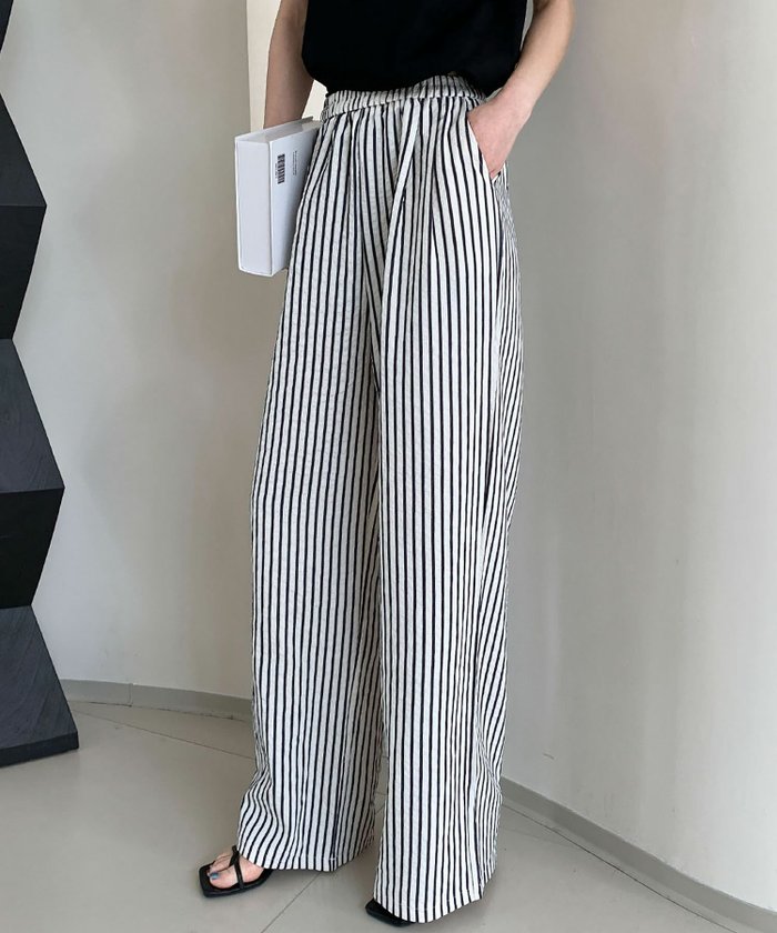 【ロワ/LOWO】の【2025SS】ストライプワイドパンツ インテリア・キッズ・メンズ・レディースファッション・服の通販 founy(ファニー) https://founy.com/ ファッション Fashion レディースファッション Fashion for Women パンツ Pants & Trousers ギャザー Gathered, Ruffled シンプル Simple, Minimal ストライプ Stripe, Striped Pattern フィット Fit, Slim Fit リラックス Relax, Relaxed Fit ワイド Wide, Wide Fit 新作・新入荷 New Arrivals / New In プチプライス・低価格 Affordable / Budget Price 夏 Summer 2025年 2025 2025春夏・S/S Spring/Summer 2025 SS25 |ID: prp329100004549695 ipo3291000000032651443