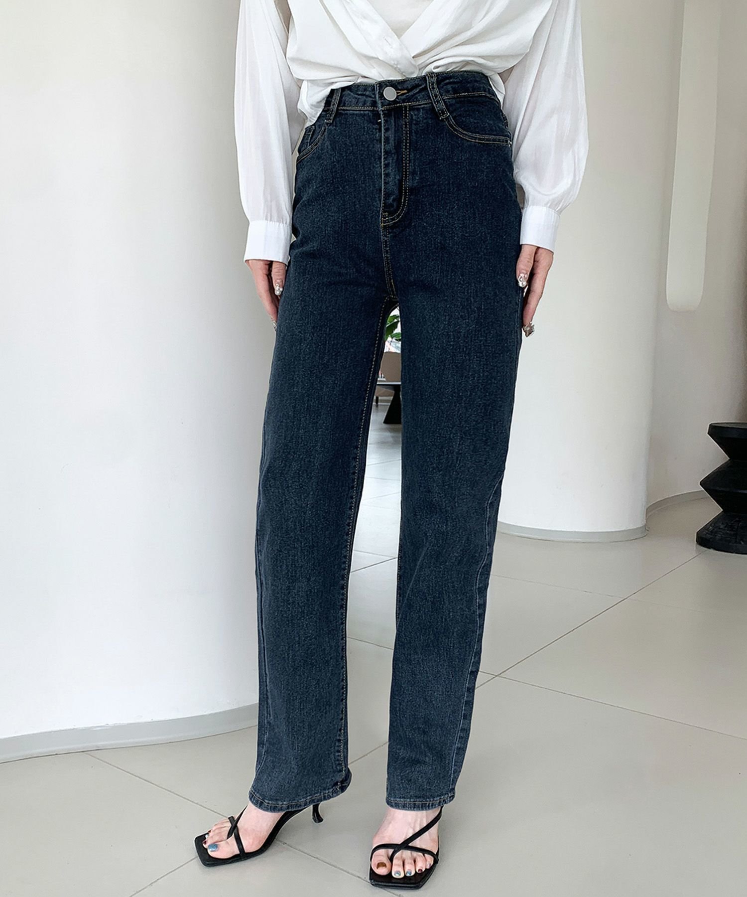 【ロワ/LOWO】の【2025SS】綿混ストレートデニムパンツ 人気、トレンドファッション・服の通販 founy(ファニー) 　ファッション　Fashion　レディースファッション　Fashion for Women　パンツ　Pants & Trousers　デニムパンツ・ジーンズ・美脚デニム　Denim Jeans & Pants　ストレート　Straight, Straight Cut　デニム　Denim, Jeans Material　フィット　Fit, Slim Fit　ワイド　Wide, Wide Fit　新作・新入荷　New Arrivals / New In　プチプライス・低価格　Affordable / Budget Price　2025年　2025　2025春夏・S/S　Spring/Summer 2025 SS25　 other-1|ID: prp329100004559466 ipo3291000000032235779