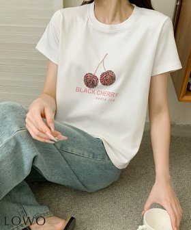 【ロワ/LOWO】 【2025SS】ビジュー刺繍フルーツモチーフTシャツカットソー人気、トレンドファッション・服の通販 founy(ファニー) ファッション Fashion レディースファッション Fashion for Women トップス・カットソー Cut & Sew Tops シャツ・ブラウス・オフィスカジュアル Elegant Blouses & Button-Ups ロングTシャツ・Tシャツ Longline T-Shirts & Tees カットソー・ベーシックTシャツ Cut-and-Sewn Tops / Stretch Tees & Basics 新作・新入荷 New Arrivals / New In 2025年 2025 2025春夏・S/S Spring/Summer 2025 SS25 カットソー Cut and Sewn Top コンパクト Compact, Small Size シンプル Simple, Minimal チェリー Cherry, Cherry Pattern ビジュー Bijou, Jewel-like Accent プチプライス・低価格 Affordable / Budget Price プリント Print, Printed Pattern モチーフ Motif, Design Theme |ID:prp329100004573334