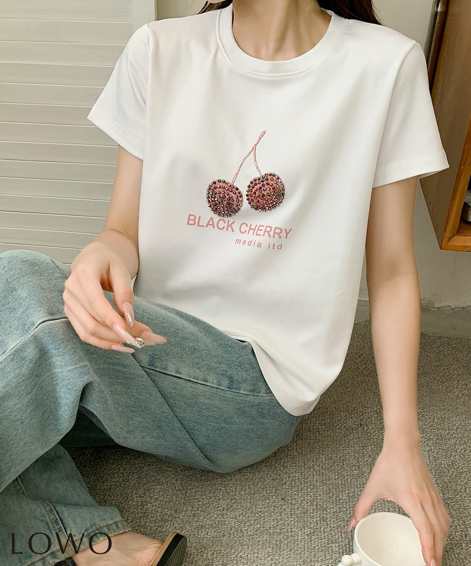 【ロワ/LOWO】の【2025SS】ビジュー刺繍フルーツモチーフTシャツカットソー 人気、トレンドファッション・服の通販 founy(ファニー) 　ファッション　Fashion　レディースファッション　Fashion for Women　トップス・カットソー　Cut & Sew Tops　シャツ・ブラウス・オフィスカジュアル　Elegant Blouses & Button-Ups　ロングTシャツ・Tシャツ　Longline T-Shirts & Tees　カットソー・ベーシックTシャツ　Cut-and-Sewn Tops / Stretch Tees & Basics　新作・新入荷　New Arrivals / New In　2025年　2025　2025春夏・S/S　Spring/Summer 2025 SS25　カットソー　Cut and Sewn Top　コンパクト　Compact, Small Size　シンプル　Simple, Minimal　チェリー　Cherry, Cherry Pattern　ビジュー　Bijou, Jewel-like Accent　プチプライス・低価格　Affordable / Budget Price　プリント　Print, Printed Pattern　モチーフ　Motif, Design Theme　 other-1|ID: prp329100004573334 ipo3291000000032874731