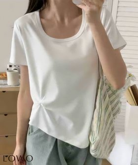 【ロワ/LOWO】 無地シンプルサイドギャザーTシャツカットソー人気、トレンドファッション・服の通販 founy(ファニー) ファッション Fashion レディースファッション Fashion for Women トップス・カットソー Cut & Sew Tops シャツ・ブラウス・オフィスカジュアル Elegant Blouses & Button-Ups ロングTシャツ・Tシャツ Longline T-Shirts & Tees カットソー・ベーシックTシャツ Cut-and-Sewn Tops / Stretch Tees & Basics カットソー Cut and Sewn Top シンプル Simple, Minimal デコルテ Décolleté, Neckline プチプライス・低価格 Affordable / Budget Price エレガント 上品 Elegant 無地 Plain, Solid Color |ID:prp329100004584742