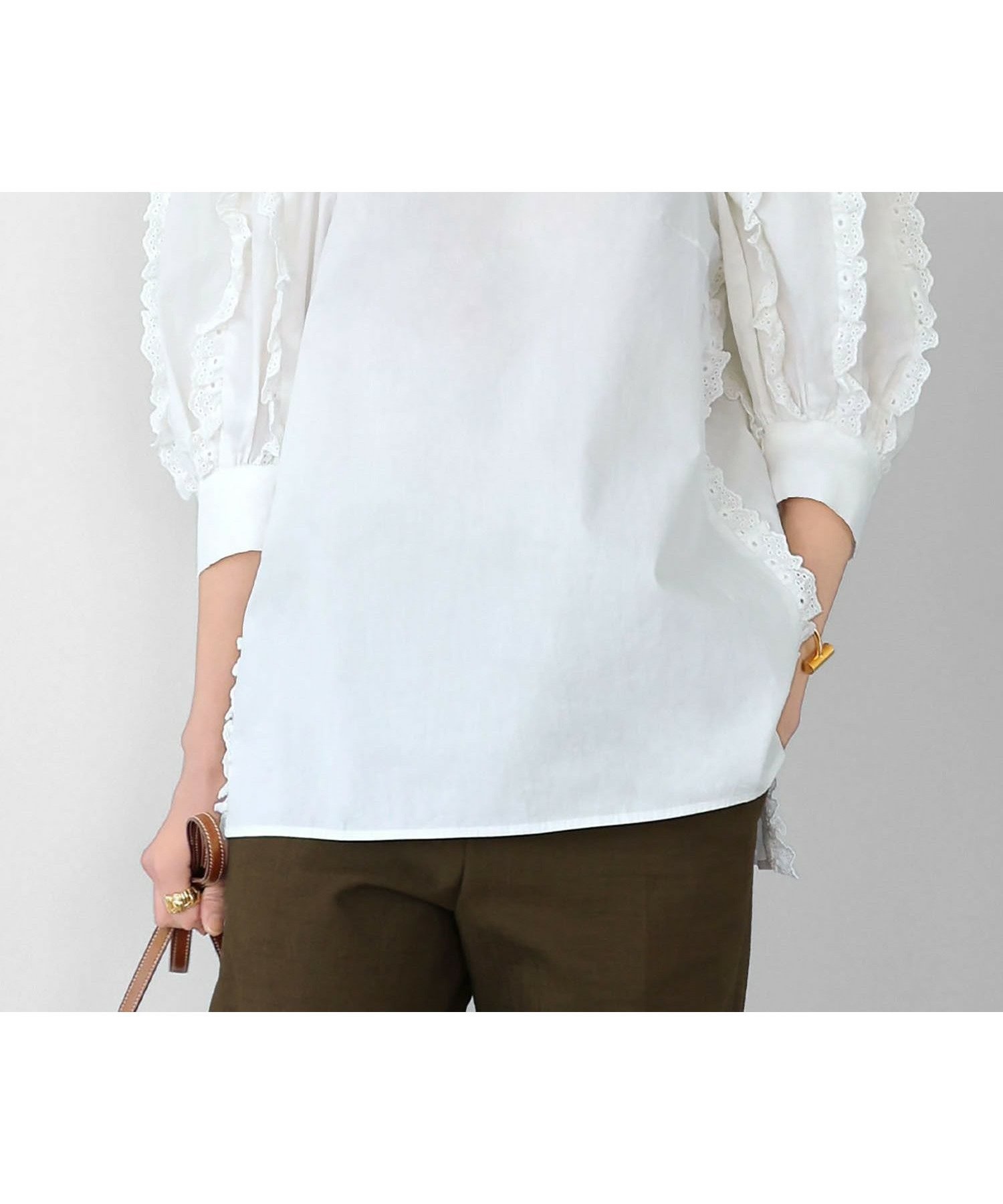 【エルフランク/ELFRANK】の【2025SS】フリルボリュームスリーブイレギュラーヘムブラウス 人気、トレンドファッション・服の通販 founy(ファニー) 　ファッション　Fashion　レディースファッション　Fashion for Women　トップス・カットソー　Cut & Sew Tops　シャツ・ブラウス・オフィスカジュアル　Elegant Blouses & Button-Ups　ボリューム袖・フリルスリーブブラウス　Voluminous & Ruffle Sleeves / Puffy Sleeve Tops　新作・新入荷　New Arrivals / New In　2025年　2025　2025春夏・S/S　Spring/Summer 2025 SS25　おすすめ　Recommended / Our Picks　カフス　Cuff Design　スリーブ　Sleeve, Long Sleeve / Short Sleeve　プチプライス・低価格　Affordable / Budget Price　レース　Lace, Lace Fabric　ロング　Long, Long-Length　今季　This Season, Current Season　夏　Summer　春　Spring　S/S・春夏　SS, Spring/Summer, Warm Season　 other-1|ID: prp329100004585824 ipo3291000000032711742