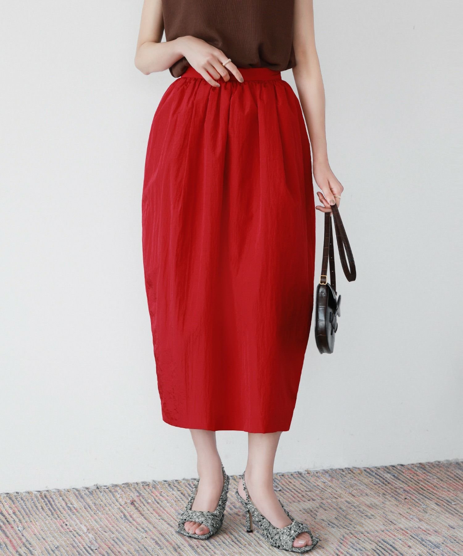 【エルフランク/ELFRANK】のコクーンシルエットギャザーペンシルスカート 人気、トレンドファッション・服の通販 founy(ファニー) ファッション Fashion レディースファッション Fashion for Women スカート Skirts 新作・新入荷 New Arrivals / New In ギャザー Gathered, Ruffled コンパクト Compact, Small Size タフタ Taffeta, Structured Fabric バランス Balance, Style Balance パターン Pattern, Design Print フォルム Silhouette, Form プチプライス・低価格 Affordable / Budget Price ボトム Bottoms, Lower Wear ランダム Random, Irregular ロング Long, Long-Length エレガント 上品 Elegant other-1|ID: prp329100004585827 ipo3291000000032516348