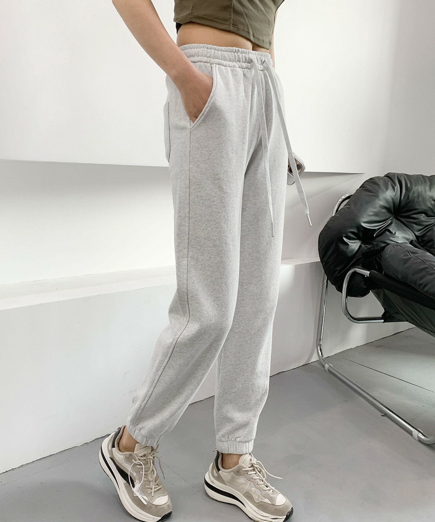 【ロワ/LOWO】の【2025SS】【綿100%使用】スウェットジョガーパンツ 人気、トレンドファッション・服の通販 founy(ファニー) 　ファッション　Fashion　レディースファッション　Fashion for Women　パンツ　Pants & Trousers　春　Spring　ギャザー　Gathered, Ruffled　サンダル　Sandals, Summer Shoes　シンプル　Simple, Minimal　スニーカー　Sneakers, Trainers　リラックス　Relax, Relaxed Fit　S/S・春夏　SS, Spring/Summer, Warm Season　新作・新入荷　New Arrivals / New In　プチプライス・低価格　Affordable / Budget Price　夏　Summer　2025年　2025　2025春夏・S/S　Spring/Summer 2025 SS25　 other-1|ID: prp329100004587807 ipo3291000000032539115