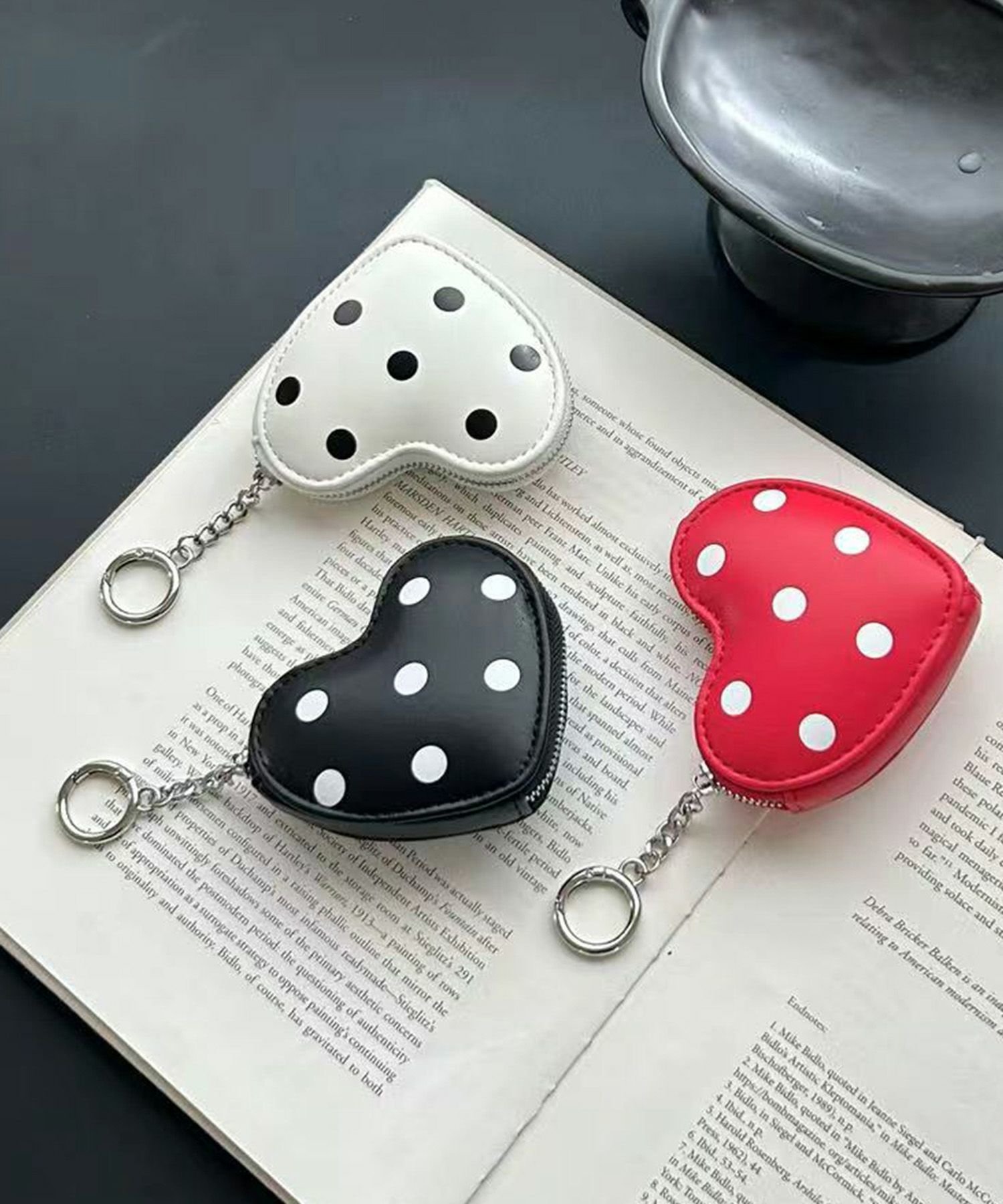 【ロワ/LOWO】のドットハートミニポーチキーホルダー 人気、トレンドファッション・服の通販 founy(ファニー) 　ファッション　Fashion　レディースファッション　Fashion for Women　ポーチ&ミニバッグ　Pouches & Mini Bags　新作・新入荷　New Arrivals / New In　プチプライス・低価格　Affordable / Budget Price　 other-1|ID: prp329100004690114 ipo3291000000033870989