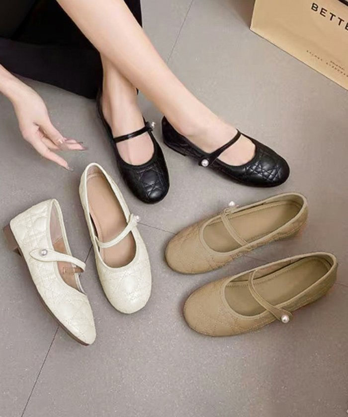 【ロワ/LOWO】のパールストラップ&キルティングフラットローヒールパンプス インテリア・キッズ・メンズ・レディースファッション・服の通販 founy(ファニー) https://founy.com/ ファッション Fashion レディースファッション Fashion for Women 新作・新入荷 New Arrivals / New In プチプライス・低価格 Affordable / Budget Price |ID: prp329100004700700 ipo3291000000033940416
