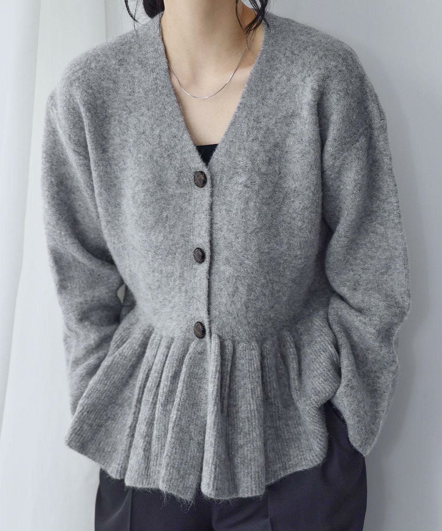 【エルフランク/ELFRANK】の【2025AW】Vネックペプラムニットカーディガン 人気、トレンドファッション・服の通販 founy(ファニー) 　ファッション　Fashion　レディースファッション　Fashion for Women　トップス・カットソー　Cut & Sew Tops　ニット　Knit Tops & Sweaters　カーディガン・羽織り　Layered Style Cardigans　Vネックトップス　V-Neck Tops / V-Cut Neckline Shirts　新作・新入荷　New Arrivals / New In　2025年　2025　2025-2026秋冬・A/W　Autumn/Winter 2025–26 AW25–26　プチプライス・低価格　Affordable / Budget Price　 other-1|ID: prp329100004715786 ipo3291000000034071160