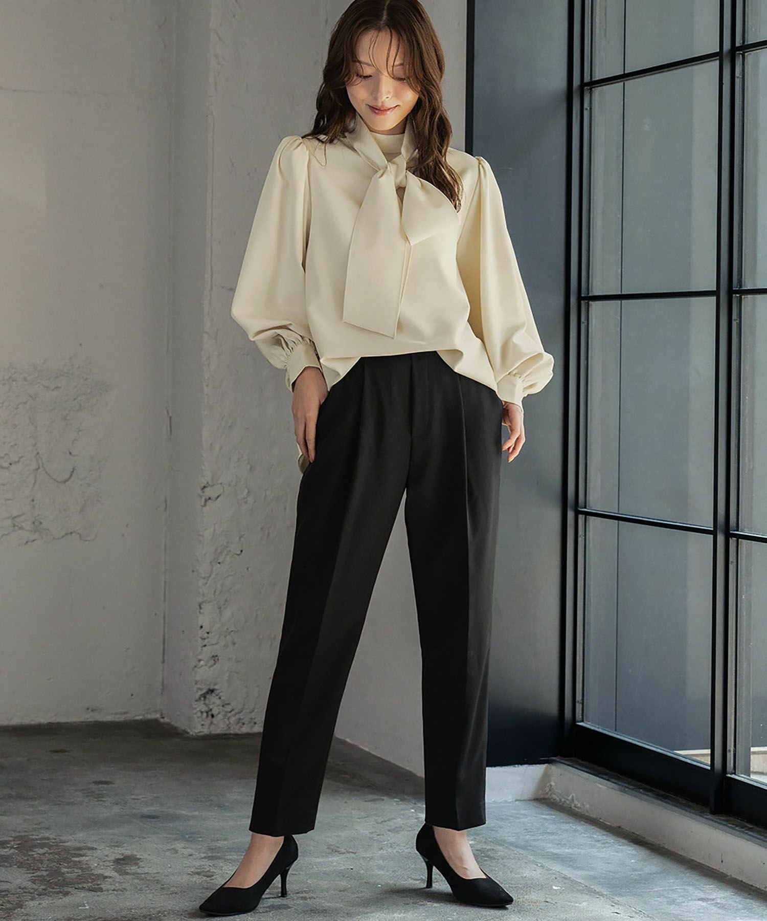 【フロリア/Flolia】の【リボン3WAY仕様】上品見えブラウス&パンツセットアップ/七五三・参観日・お仕事にも 人気、トレンドファッション・服の通販 founy(ファニー) 　ファッション　Fashion　レディースファッション　Fashion for Women　セットアップ　Matching Sets　レディースパンツ・ボトムス　Pants & Trousers / Bottoms　新作・新入荷　New Arrivals / New In　セットアップ　Set-Up, Coordinated Outfit　プチプライス・低価格　Affordable / Budget Price　リボン　Ribbon, Bow　エレガント 上品　Elegant　ビジネス 仕事 通勤　Business / Work / Commuting　 other-1|ID: prp329100004745884 ipo3291000000034310723