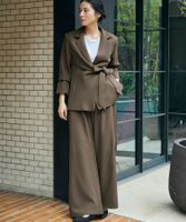【フロリア/Flolia】のリボン前留めテーラードジャケット&ワイドパンツ2点セットスーツ 人気、トレンドファッション・服の通販 founy(ファニー) ファッション Fashion レディースファッション Fashion for Women アウター Coat / Outerwear Collection レディースジャケット・軽アウター Jackets テーラードジャケット / 通勤・きれいめスタイル Tailored Jackets & Blazers スーツ Business Suits & Workwear スーツジャケット・オフィスブレザー Suit Jackets / Blazers スーツパンツ・ドレスパンツ Suit Pants / Office Trousers / Dress Pants スーツセット・2点セット・レディーススーツ Suit Sets / 2-Piece Suits / Office Suit Sets 新作・新入荷 New Arrivals / New In スーツ Suit, Formalwear プチプライス・低価格 Affordable / Budget Price リボン Ribbon, Bow ワイド Wide, Wide Fit |ID:prp329100004754347