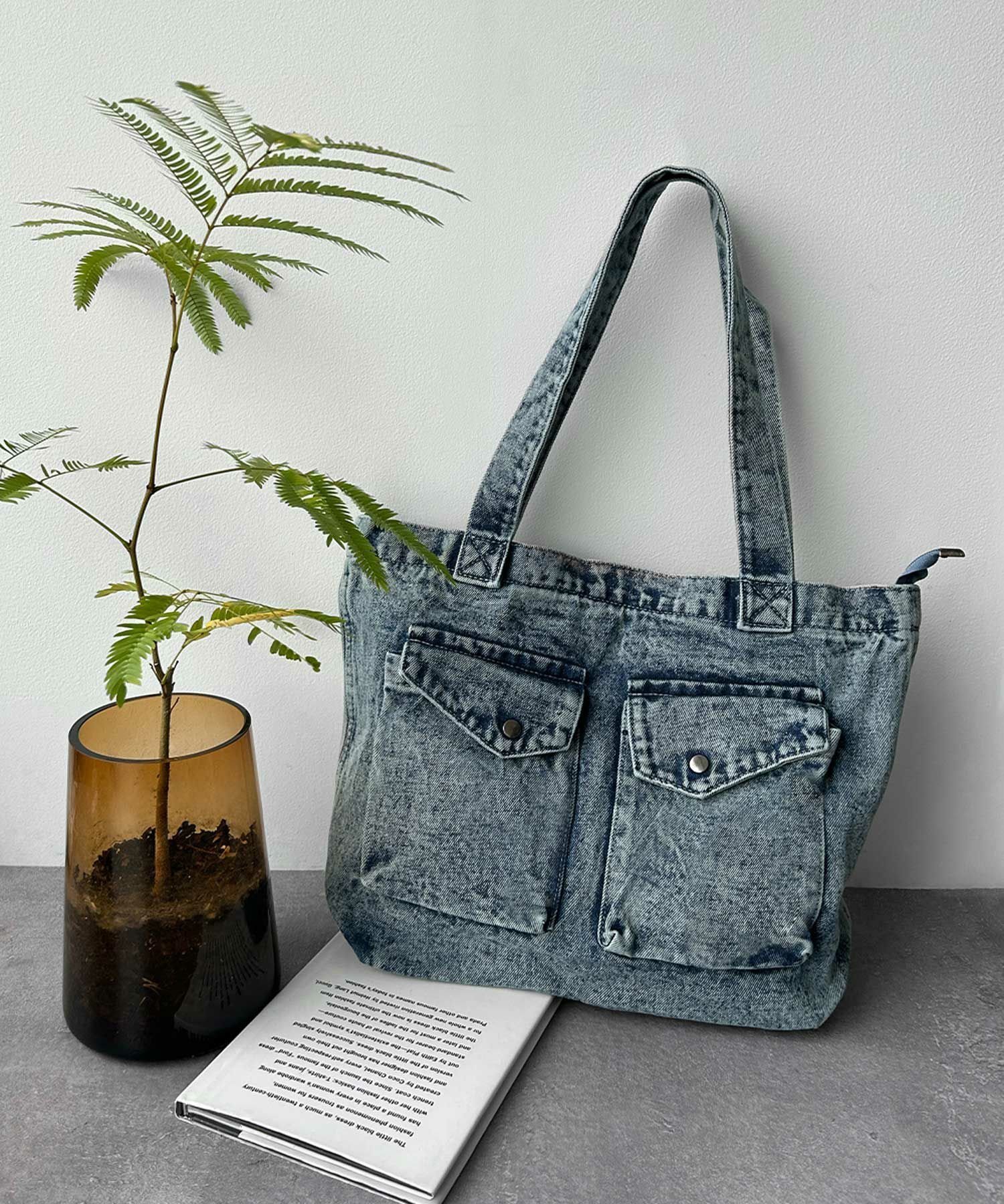 【ロワ/LOWO】の大容量デニムトートバッグ 人気、トレンドファッション・服の通販 founy(ファニー) 　ファッション　Fashion　レディースファッション　Fashion for Women　バッグ　Bags　新作・新入荷　New Arrivals / New In　プチプライス・低価格　Affordable / Budget Price　 other-1|ID: prp329100004769441 ipo3291000000034545924