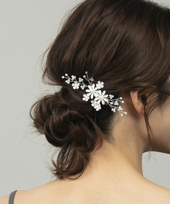 【ガール/GIRL】のフェイクパールフラワーモチーフヘアクリップ インテリア・キッズ・メンズ・レディースファッション・服の通販 founy(ファニー) https://founy.com/ ファッション Fashion レディースファッション Fashion for Women 新作・新入荷 New Arrivals / New In プチプライス・低価格 Affordable / Budget Price |ID: prp329100004798873 ipo3291000000034818540