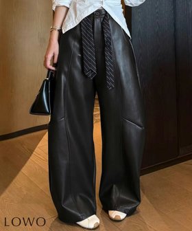 【ロワ/LOWO】のフェイクレザーワイドカーブパンツ 人気、トレンドファッション・服の通販 founy(ファニー) ファッション Fashion レディースファッション Fashion for Women パンツ Pants & Trousers 新作・新入荷 New Arrivals / New In プチプライス・低価格 Affordable / Budget Price |ID:prp329100004807913