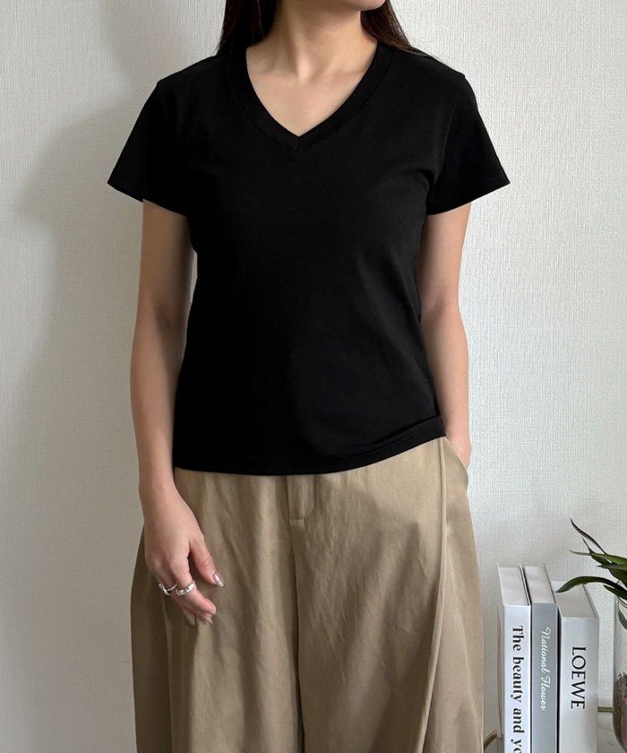 【ロワ/LOWO】の綿混Vネック無地Tシャツカットソー インテリア・キッズ・メンズ・レディースファッション・服の通販 founy(ファウニー) https://founy.com/ ファッション Fashion レディースファッション Fashion for Women トップス・カットソー Cut & Sew Tops シャツ・ブラウス・オフィスカジュアル Elegant Blouses & Button-Ups ロングTシャツ・Tシャツ Longline T-Shirts & Tees カットソー・ベーシックTシャツ Cut-and-Sewn Tops / Stretch Tees & Basics Vネックトップス V-Neck Tops / V-Cut Neckline Shirts 新作・新入荷 New Arrivals / New In カットソー Cut and Sewn Top プチプライス・低価格 Affordable / Budget Price 無地 Plain, Solid Color |ID: prp329100004966295 ipo3291000000037255971