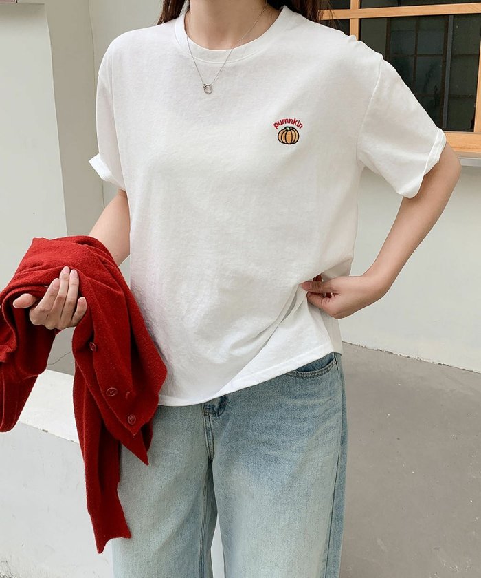 【ロワ/LOWO】の綿混ワンポイント刺繍Tシャツカットソー インテリア・キッズ・メンズ・レディースファッション・服の通販 founy(ファウニー) https://founy.com/ ファッション Fashion レディースファッション Fashion for Women トップス・カットソー Cut & Sew Tops シャツ・ブラウス・オフィスカジュアル Elegant Blouses & Button-Ups ロングTシャツ・Tシャツ Longline T-Shirts & Tees カットソー・ベーシックTシャツ Cut-and-Sewn Tops / Stretch Tees & Basics 新作・新入荷 New Arrivals / New In カットソー Cut and Sewn Top プチプライス・低価格 Affordable / Budget Price ワンポイント One Point, Statement Accent |ID: prp329100004966770 ipo3291000000037257176