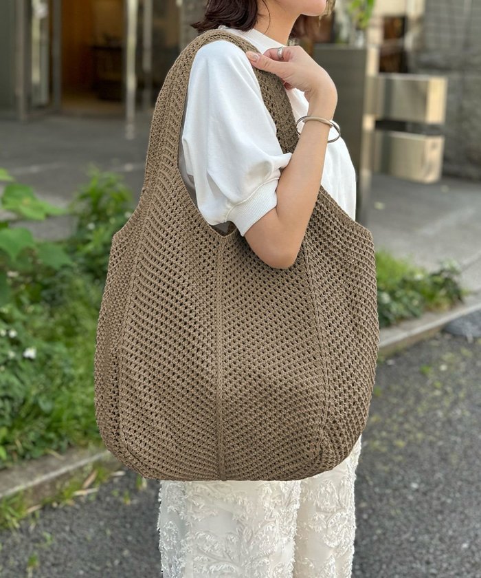 【ロワ/LOWO】のかぎ編みニットトートバッグ インテリア・キッズ・メンズ・レディースファッション・服の通販 founy(ファウニー) https://founy.com/ ファッション Fashion レディースファッション Fashion for Women トップス・カットソー Cut & Sew Tops ニット Knit Tops & Sweaters 新作・新入荷 New Arrivals / New In プチプライス・低価格 Affordable / Budget Price |ID: prp329100004967011 ipo3291000000037257745