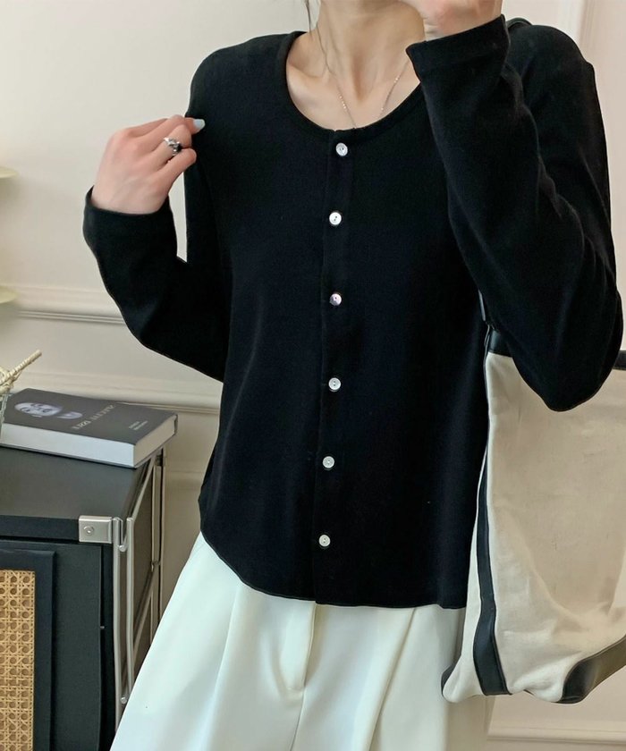 【ロワ/LOWO】のクルーネックシンプルカーディガン インテリア・キッズ・メンズ・レディースファッション・服の通販 founy(ファウニー) https://founy.com/ ファッション Fashion レディースファッション Fashion for Women トップス・カットソー Cut & Sew Tops カーディガン・羽織り Layered Style Cardigans 新作・新入荷 New Arrivals / New In プチプライス・低価格 Affordable / Budget Price |ID: prp329100004967043 ipo3291000000037257808