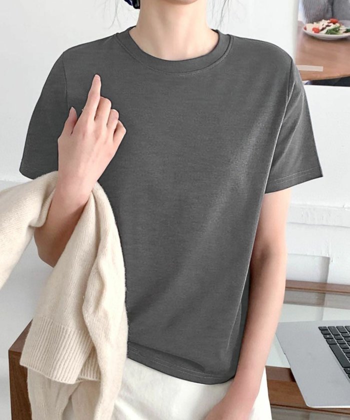 【ロワ/LOWO】のコットン素材クルーネック半袖Tシャツ インテリア・キッズ・メンズ・レディースファッション・服の通販 founy(ファウニー) https://founy.com/ ファッション Fashion レディースファッション Fashion for Women トップス・カットソー Cut & Sew Tops シャツ・ブラウス・オフィスカジュアル Elegant Blouses & Button-Ups ロングTシャツ・Tシャツ Longline T-Shirts & Tees 新作・新入荷 New Arrivals / New In プチプライス・低価格 Affordable / Budget Price 半袖 Short Sleeve, Half Sleeve |ID: prp329100004967166 ipo3291000000037258163